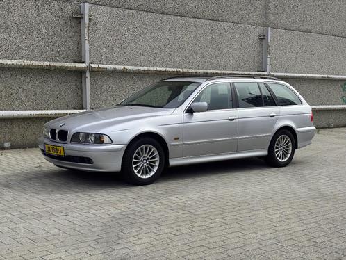 BMW 5-reeks 3.0 530i Touring AUT 2001 zilver leder, Auto's, BMW, Particulier, 5 Reeks, Airbags, Airconditioning, Android Auto