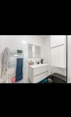 Badkamermeubel met kolomkast en spiegel, Huis en Inrichting, Badkamer | Complete badkamers, Ophalen of Verzenden, Zo goed als nieuw