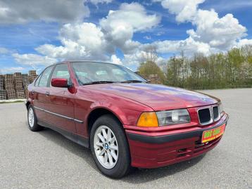 BMW 316i top conditie Oldtimer perfecte staat, Auto's, BMW, Stof, Beige, 4 cilinders, 102 kW