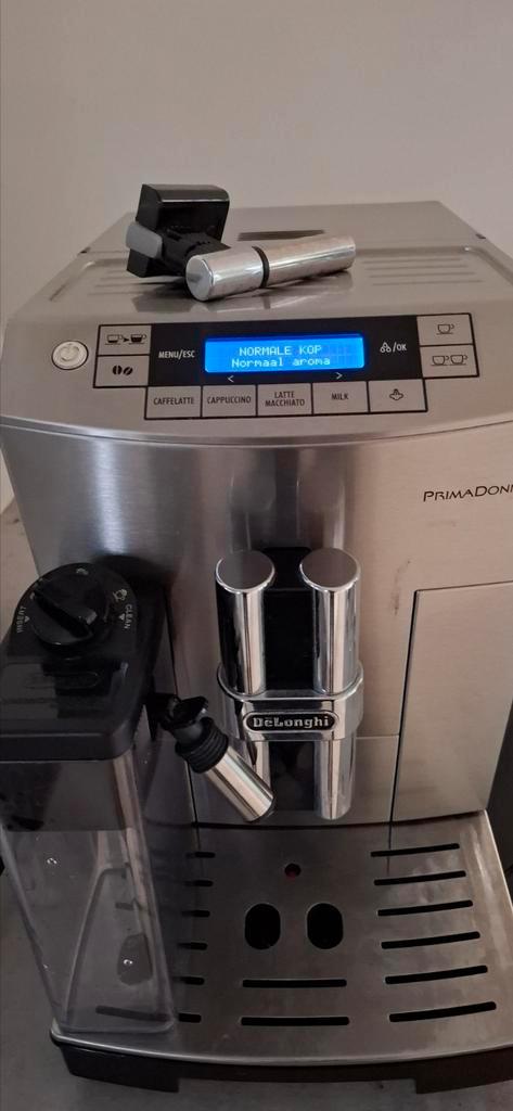 Delonghi Primadonna koffiemachine in RVS met 3m garantie, Elektronische apparatuur, Koffiezetapparaten, Zo goed als nieuw, Gemalen koffie