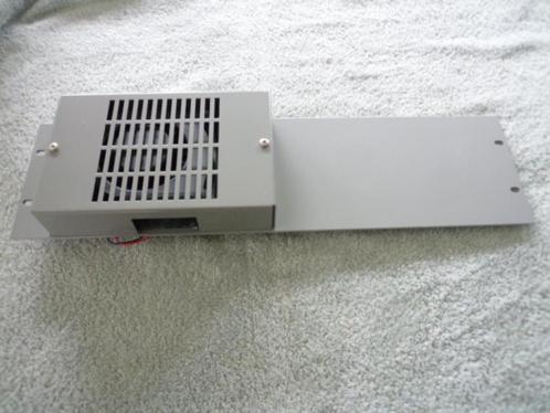 Koelplaat/Achterplaat voor 19-inch rack met ventilator 12 V., Hobby en Vrije tijd, Elektronica-componenten, Nieuw, Ophalen of Verzenden