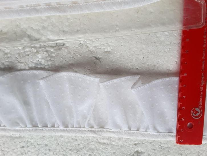 witte gerimpelde vlecht op voorspanning 57 mm stippenpatroon, Hobby en Vrije tijd, Naaien en Fournituren, Nieuw, Ophalen of Verzenden