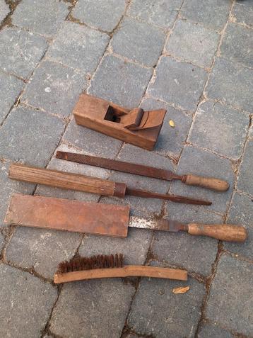 Antiek gereedschap, Enlèvement