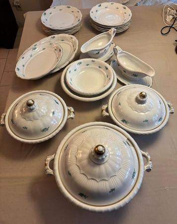 Oud eetservies voir 6 personen  beschikbaar voor biedingen
