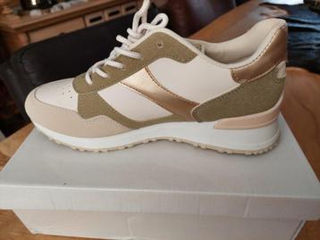 Marquiiz licht bruine gymschoen maat 40 prijs 20 &euro;. beschikbaar voor biedingen