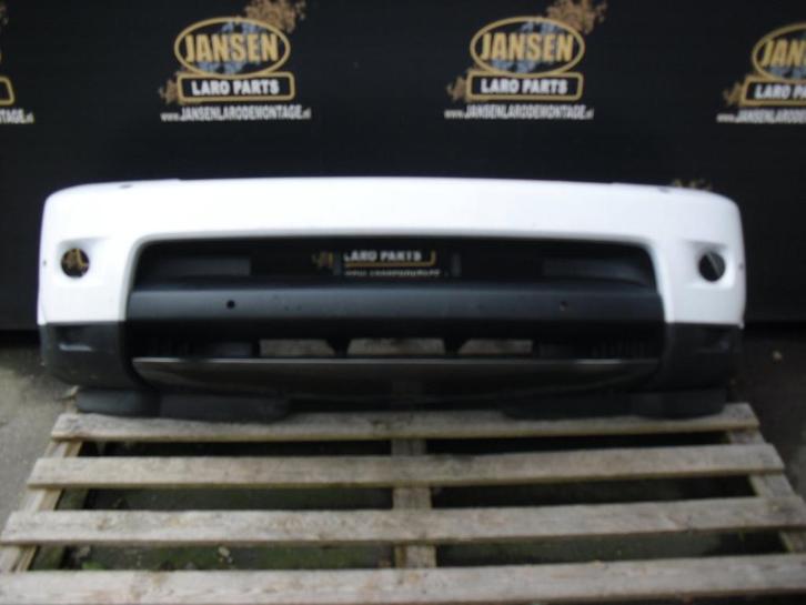 Range Rover Sport L320 voorbumper kaal kleur wit LR015073, Auto-onderdelen, Carrosserie, Bumper, Land Rover, Voor, Gebruikt, Ophalen of Verzenden