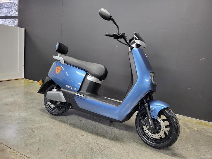 Yadea E8S Lite 2025 (25km/u) (2j garantie), Motoren, Motoren | Overige merken, Bedrijf, Scooter, Ophalen