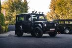 Land Rover Defender 90 TD5 15 P // FULL BLACK, Auto's, Zwart, Zwart, Leder, Dealer onderhouden