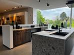 Toonzaalkeuken Brugge 1 expo 48, Huis en Inrichting, Keuken | Complete keukens, Ophalen, Overige typen, Zo goed als nieuw, Met kookeiland