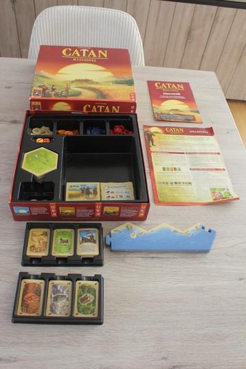 Catan Basisspel (doos in zeer slechte staat) beschikbaar voor biedingen