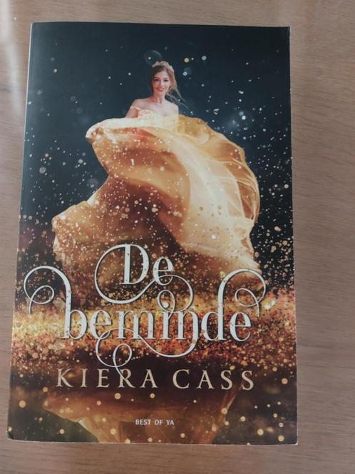 Young Adult  boek  Kiera Cass "de beminde", Boeken, Fantasy, Gelezen, Ophalen