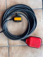 Vlotter met stekker met 10 meter kabel, Doe-het-zelf en Bouw, Ophalen, Zo goed als nieuw, Stekker