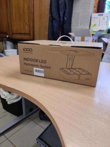 iDOO Indoor Kruidentuinkit Hydrocultuur Kweeksysteem  beschikbaar voor biedingen