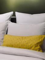 Set van 2 sierkussens – geel met grafisch patroon, Ophalen, Zo goed als nieuw, Geel, Rechthoekig