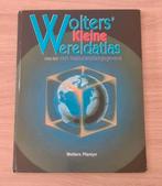 Wolters' Kleine Wereldatlas, 2001, met steekkaart klimaten, Boeken, Atlassen en Landkaarten, Gelezen, 2000 tot heden, Wereld, Ophalen of Verzenden