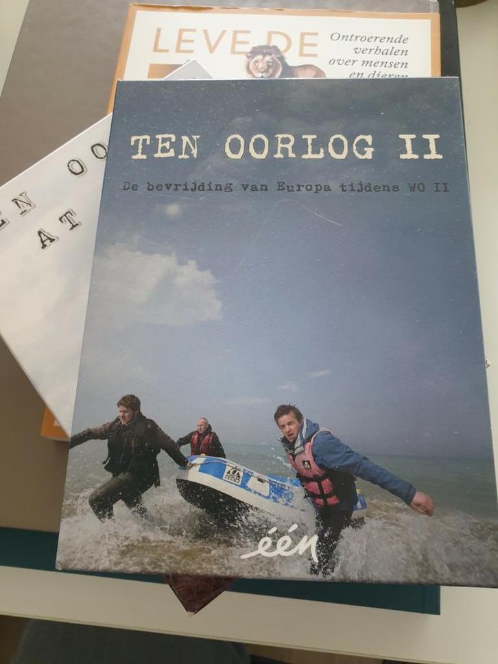 TEN OORLOG II 2 AT WAR DVD tv één Arnout Hauben, Cd's en Dvd's, Dvd's | Documentaire en Educatief, Zo goed als nieuw, Ophalen of Verzenden