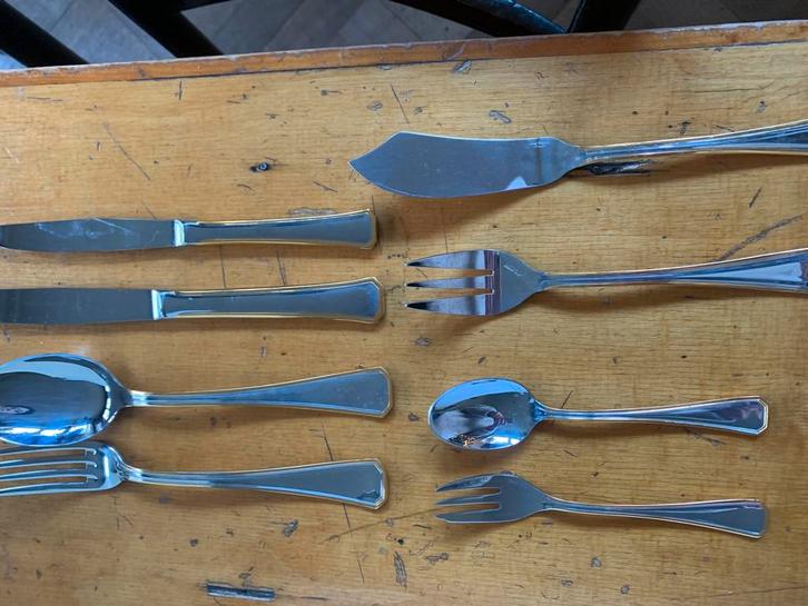 102 delig bestek van Jean Couzon France, voor 12 personen, Huis en Inrichting, Keuken | Bestek, Zo goed als nieuw, Bestekset, Overige materialen