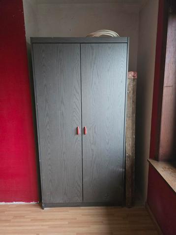 Garderobe te koop  beschikbaar voor biedingen