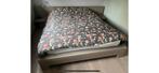Grijs houten bed , enkel de bedrand met nachtkastjes eraan, Ophalen, Gebruikt, Grijs, Hout