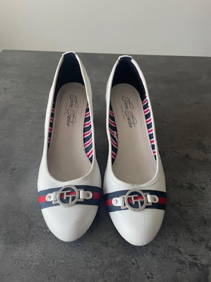 Tom Tailor hakjes maat 42 — Nieuw, Kleding | Dames, Schoenen, Zo goed als nieuw, Schoenen met lage hakken, Wit, Ophalen