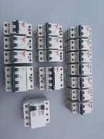 Lot zekeringen en 1 verliesstroomschakelaar, Doe-het-zelf en Bouw, Elektriciteit en Kabels, Ophalen, Zo goed als nieuw