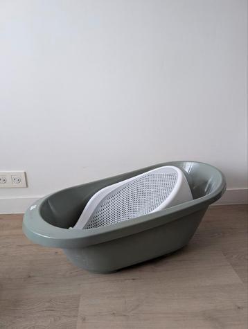 Babybadje Bébé-Jou + Badstoeltje Angelcare beschikbaar voor biedingen
