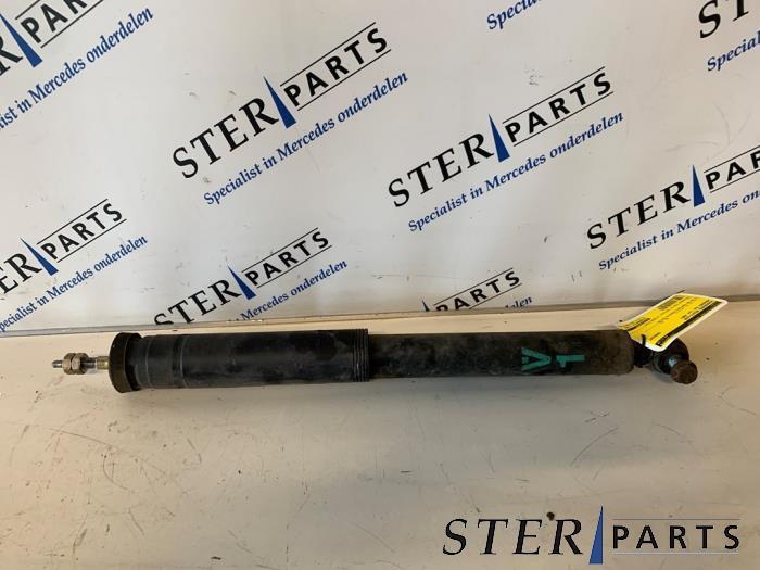 Amortisseur avant droit d'un Mercedes SLK, Autos : Pièces & Accessoires, Suspension & Châssis, Mercedes-Benz, Utilisé, 3 mois de garantie