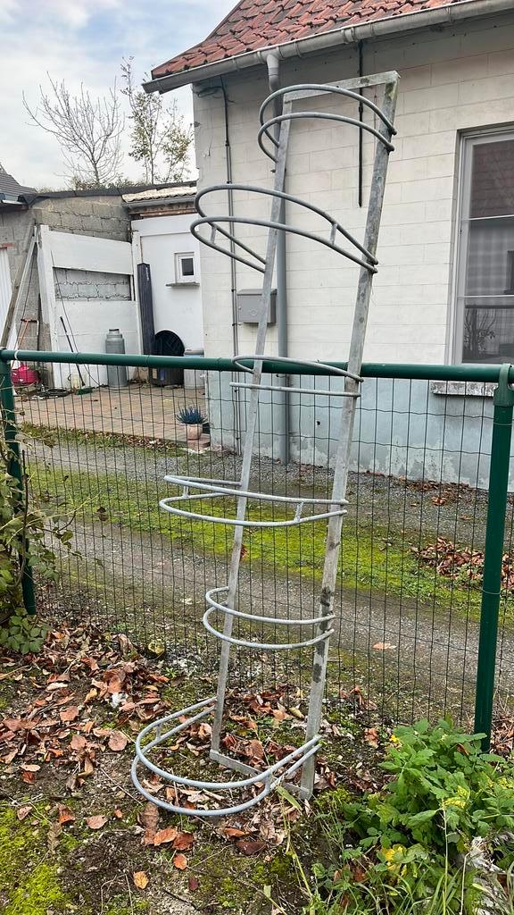 Fietsenrek verzinkt (galva) – 6 fietsen – 2 m lang, Fietsen en Brommers, Fietsaccessoires | Fietsenrekken, Gebruikt, Ophalen