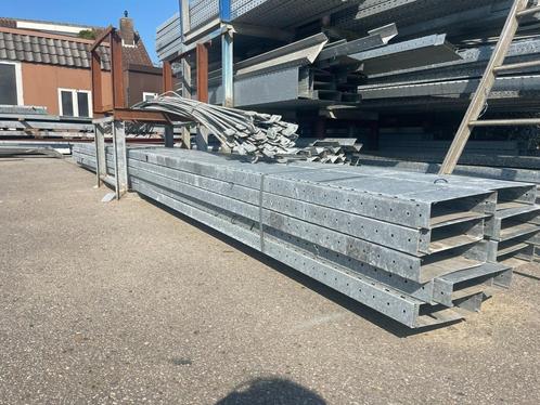 Kabelgoten 250x60 mm | Lengte: 6400 mm, Doe-het-zelf en Bouw, Bouwverlichting, Gebruikt, Ophalen of Verzenden