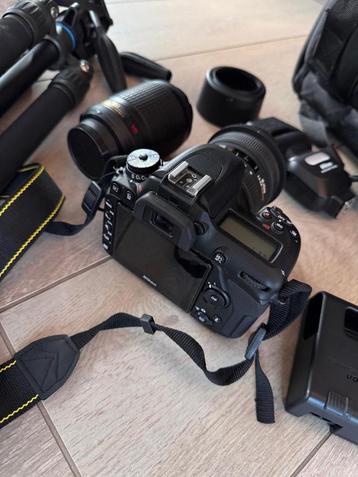Nikon D7500 + lenzen + flits + tas beschikbaar voor biedingen