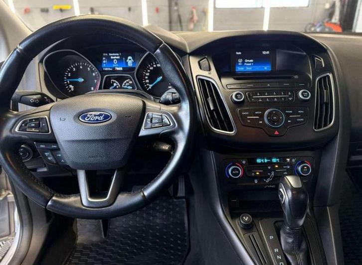 1.6 benizne automat 126.500km ford focus goed auto, Auto's, Ford, Bedrijf, Focus, Adaptive Cruise Control, Alarm, Bluetooth, Cruise Control