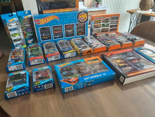 Groot lot hotwheels majorette matchbox, Hobby en Vrije tijd, Modelauto's | Overige schalen, Zo goed als nieuw, Auto, Ophalen