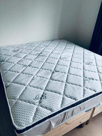 Topper Sleepy beschikbaar voor biedingen