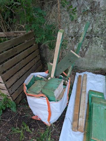 Nieuwe draagbalken & houten planken dak beschikbaar voor biedingen