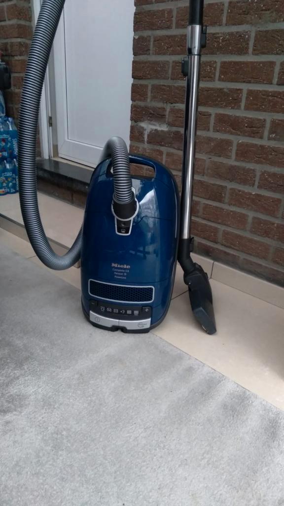 Aspirateur miele C3- 890W- comme neuf, Electroménager, Aspirateurs, Aspirateur, Enlèvement ou Envoi