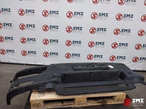 Occ voorbumper + bumper links Iveco Trakker 504221, Auto-onderdelen, Vrachtwagen-onderdelen, Iveco, Carrosserie en Plaatwerk, Gebruikt