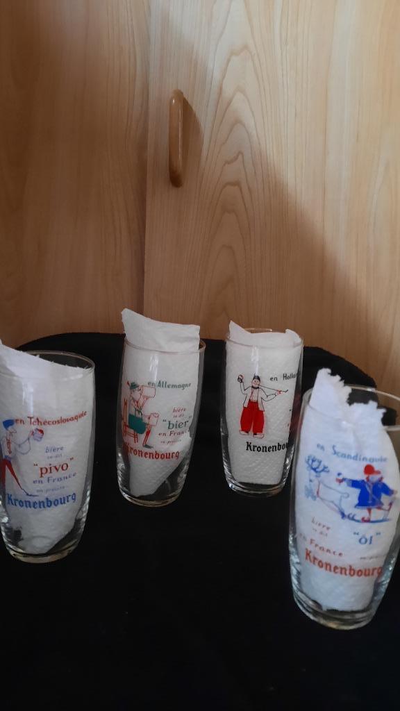 glas KRONENBOURG met tekeningen LANDEN, Verzamelen, Glas en Drinkglazen, Ophalen of Verzenden