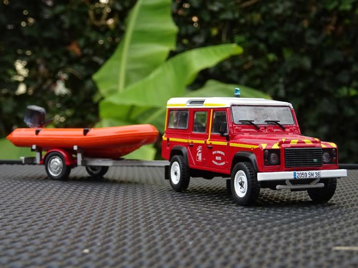 Landrover Defender + reddingsboot op trailer, Hobby en Vrije tijd, Modelauto's | 1:43, Nieuw, Auto, Ophalen of Verzenden