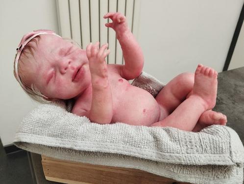 silicone reborn baby met armaturen *promo 300€*, Verzamelen, Poppen, Nieuw, Pop, Levensecht of Reborn, Ophalen of Verzenden