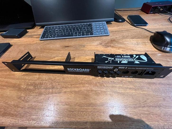 Rockboard Mod 2 en double rack panel, Musique & Instruments, Effets, Comme neuf, Enlèvement ou Envoi