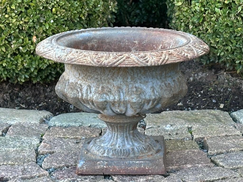 gietijzeren tuinvaas - knobbelvaas - prachtige staat, Tuin en Terras, Ophalen