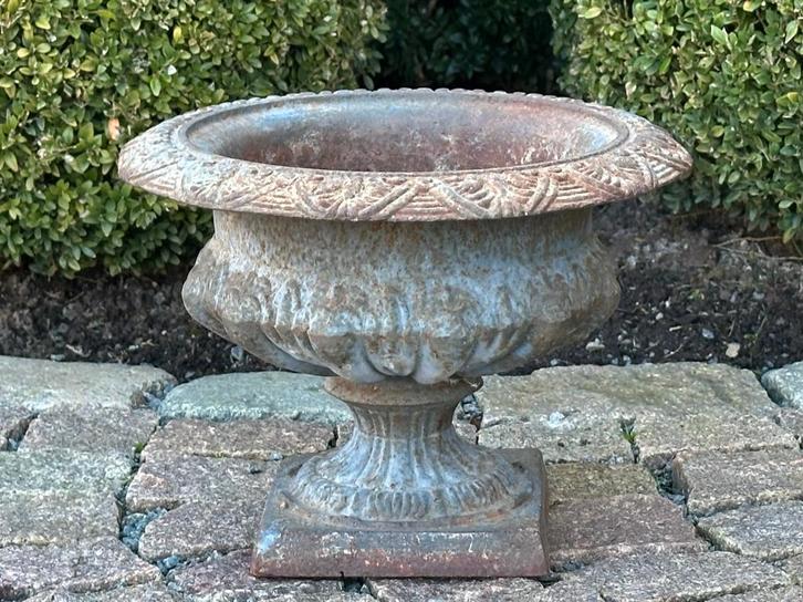 gietijzeren tuinvaas - knobbelvaas - prachtige staat, Tuin en Terras, Tuinvazen, Ophalen