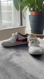 Witte Nike kinderschoenen – maat 32, Kinderen en Baby's, Kinderkleding | Schoenen en Sokken, Ophalen, Gebruikt, Schoenen, Jongen