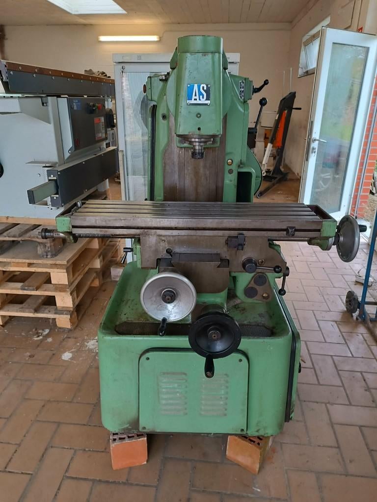 Freesmachine fraiseuse Adcock & Shipley 1ESG, Bricolage & Construction, Outillage | Fraiseuses, Enlèvement