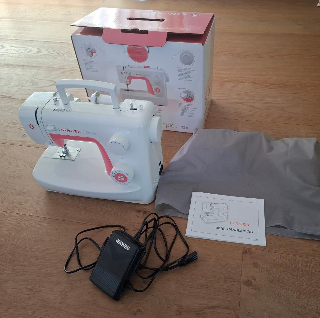 singer naaimachine simple 3210, Hobby en Vrije tijd, Naaimachines en Toebehoren, Zo goed als nieuw, Naaimachine, Singer, Ophalen
