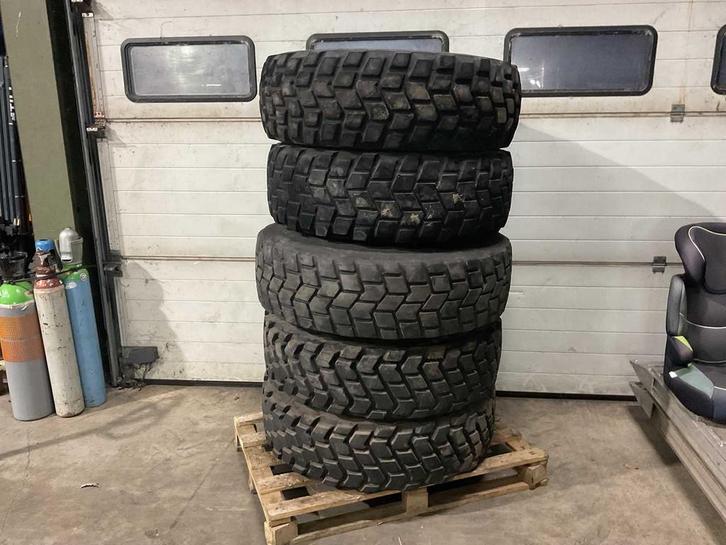 Pneus Michelin 12,5-20, jante avec jante (5x), Articles professionnels, Agriculture | Pièces | Pneus, Jantes & Essieux