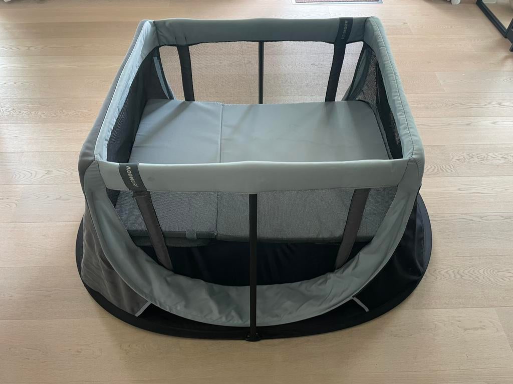 2 lits de voyage pour bébés et enfants, Enfants & Bébés, Enlèvement, Comme neuf