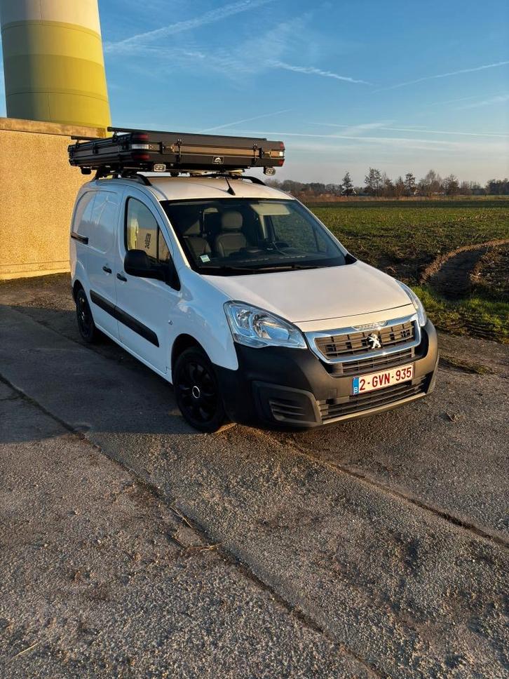 Peugeot partner off grid campervan / bestelwagen, Caravans en Kamperen, Mobilhomes, Particulier, tot en met 2, Buscamper of Camperbus