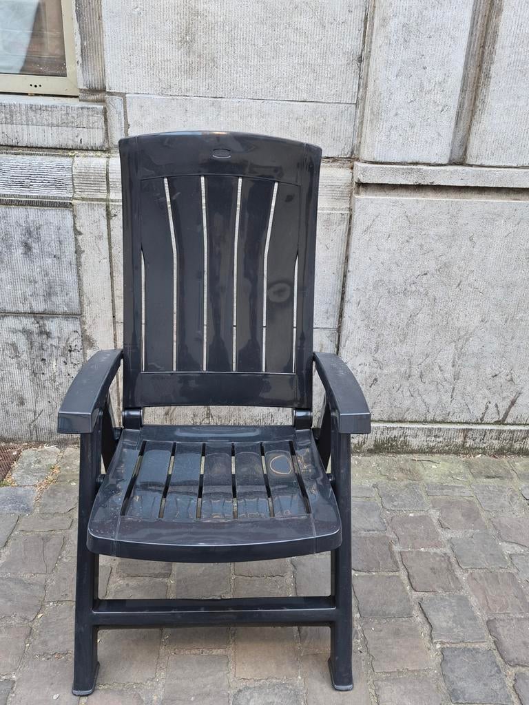 Tuintafel en stoelen