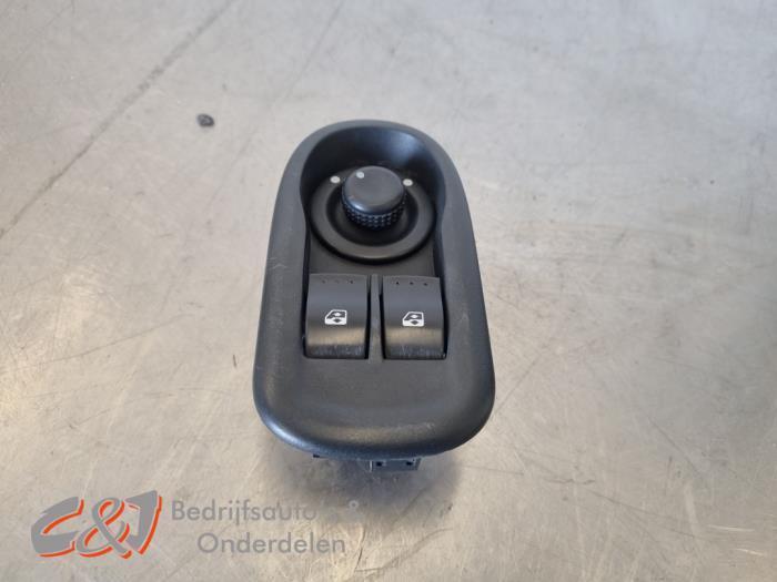 Elektrisch Raam Schakelaar van een Renault Master, Auto-onderdelen, Dashboard en Schakelaars, Renault, Gebruikt, 3 maanden garantie